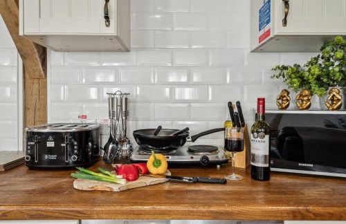 Countryside Barn with Hot Tub in New Forest - Foto 8