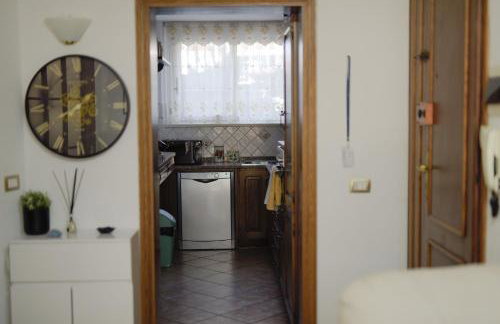 Un passo dal Mare - 50m from the Sea, with Garden, AC & WiFi - Foto 24