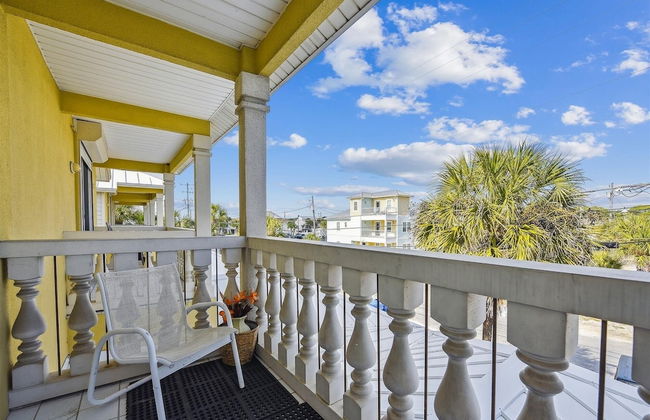 Just Beachy - 5 Bedroom Beach Front Home! Sleeps 20 Home by RedAwning - Foto 39