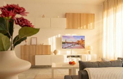 Spacious 2-Bedroom Apartment - Walk to Isla Mágica - AC - Premium Bed - Foto 1