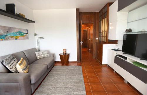 Like-home-T1 Apt-Sea View, near the beach - Photo 3