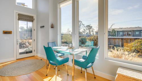 Little House By the Sea Steps to Surfers Beach! - Photo 5