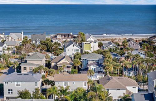 Stunning Beach Getaway - Steps to Ocean - Foto 55