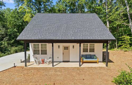 Secluded 3BR Cabin Lake Access & Resort Perks - Foto 33