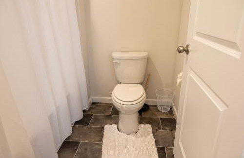 Holistic Campus Rental, LLC - Private Bedrooms in Shared Home with Shared Kitchen - Foto 37