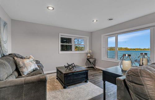 Renovated Lake Cabin with Fire Pit and Kayaks - Photo 39