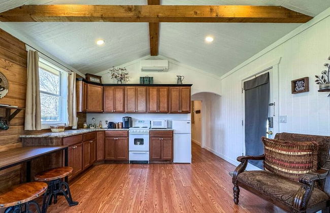 Wagon Wheel Cottage Couples Getaway in the Country - Foto 3