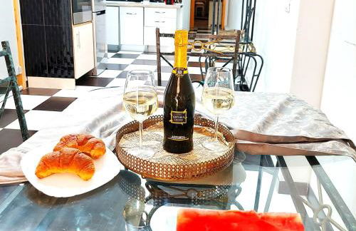 ELEGANT 3 BEDROOMS, Wifi free - Foto 1