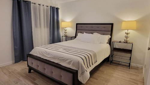 Casa Sunrise, Large Home, Minutes from Airport, YRMC, Mexico Borders - Foto 2