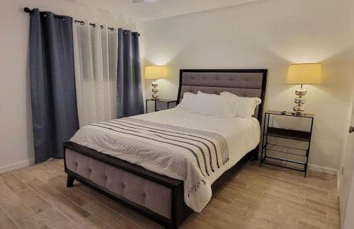 Casa Sunrise, Large Home, Minutes from Airport, YRMC, Mexico Borders - Foto 2