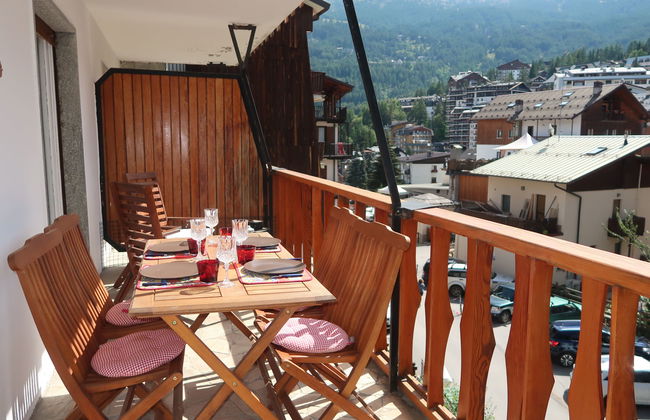 2 bedroom Apartment in Sauze d'Oulx with garden - Photo 1