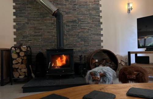 Perfect Tranquil Holiday Home Old Forge Pumphouse - Pass the Keys - Photo 9