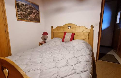 Chalet spacieux - 3 chambres, vue pistes, garage privé - FR-1-351-218 - Foto 22