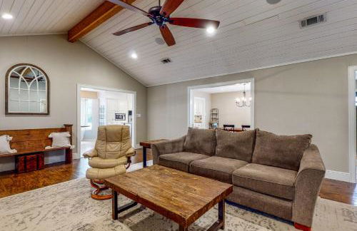 Pool, Hot Tub and Pool Table! Grand Home in Tomball - Foto 8