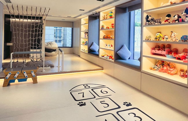 Luxe and Modern Duplex in Difc - Photo 72