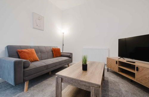 Modern and Comfortable Home away from Home - Photo 5