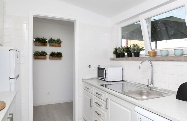 Cascais Downtown Apartment with sea view - Photo 12