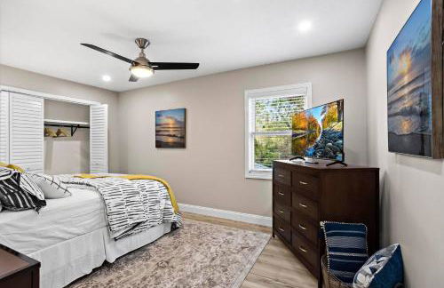 Stylishly Restored Townhome - Convenient access - Foto 16