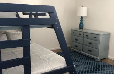 Modern, Upscale, and New Blue Bungalow in the heart of Downtown St Augustine - Foto 15