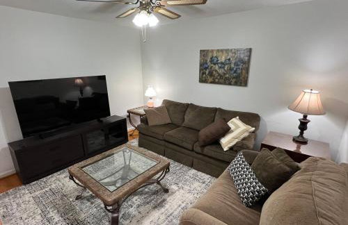 The White Door 2-bedroom townhouse near VT & RU - Foto 6