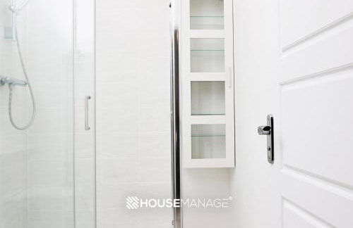 Modern Beautiful 5 bed -Sleeps 13 - Free Parking - Foto 10