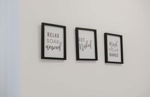 Modern and Comfortable Home away from Home - Photo 35