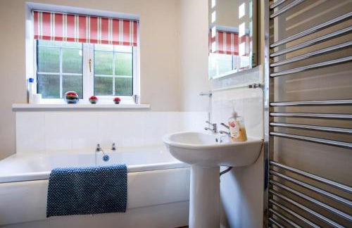 Garden Cottage - 2 Bedroom Cottage - Penally - Photo 40