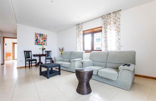 Mindelo 3BDR Duplex House W/Pool - Foto 20