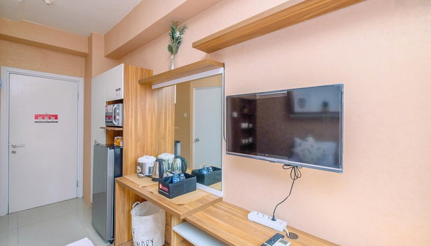 Fancy And Nice Studio (No Kitchen) At Green Pramuka City Apartment - Foto 4, Habitación