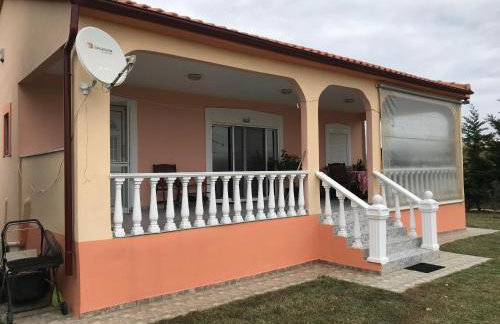 Вила Маламос - Photo 1