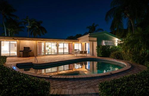 Waterfront Luxe 3BR, Pool, Hot Tub & Dock - Foto 57