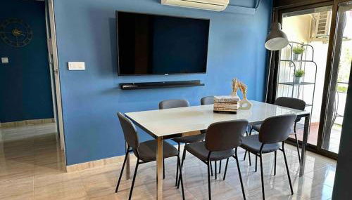 8 min walk to the beach & 10 min walk to Convention Centre ! - Photo 5