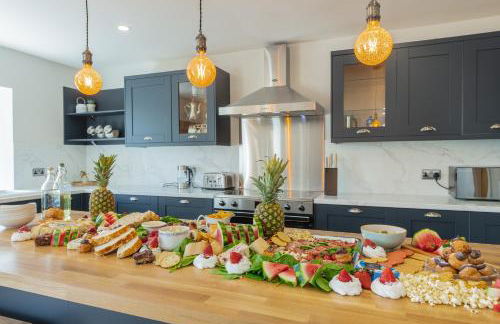 Nether Newton - Sleeps 12, Hottub, Sauna, Private Garden - Foto 32