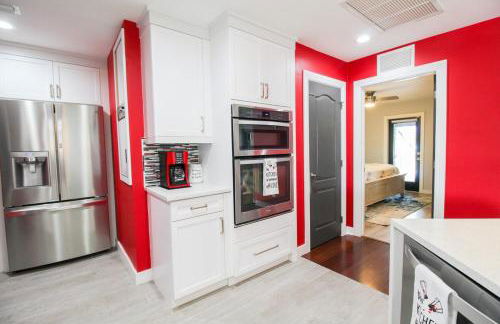 Chic 3 BR Private Pool Home in Lehigh Acres - Foto 32