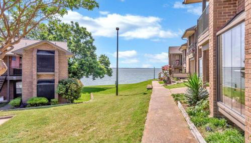 Modern Designed, Lakefront Home in Garland - Foto 3