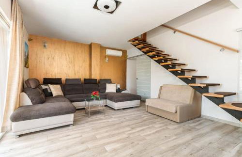 Villa Viktoria with private swimming pool - Photo 18