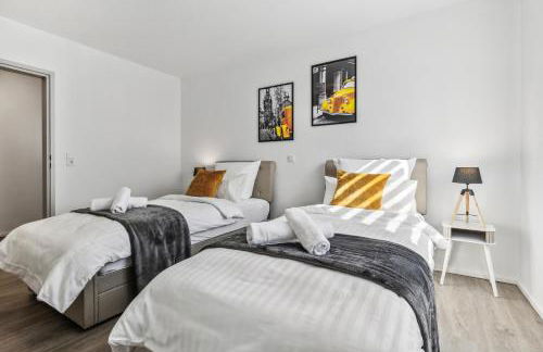 Gelbe Koffer - Großes 3 SZ Apartment Homburg - 1 km Uniklinik - bis 6 Pers - Balkon - Parkplatz - Self-Check-in - Foto 13