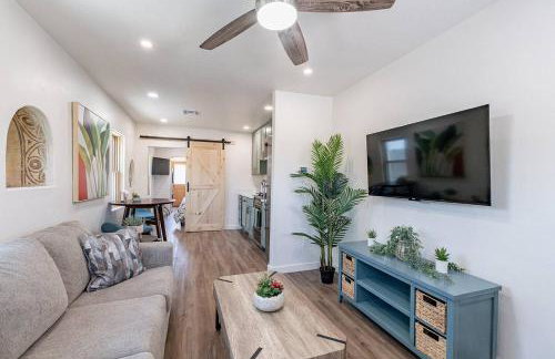 Downtown Bungalow -Duplex - EV Charger - Foto 6