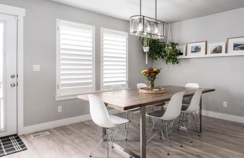 8 Beds 2 Full Kitchens Fenced HUGE Yard & Parks! - Foto 17