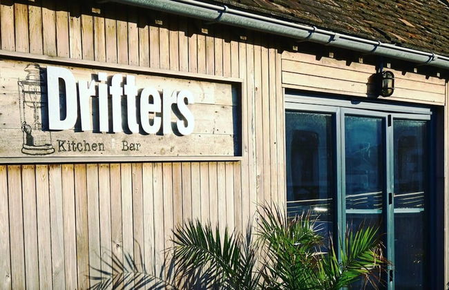 Seaside Serenity 3-bed Deck Garden Near Shore - Photo 70