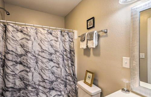 The Royal Retreat about 10 Mi to Local Beaches! - Foto 19