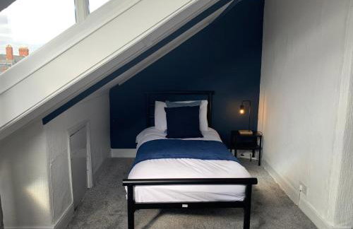 Windsor 4 - Spacious beautiful 4 bdrm maisonette nr Ncle free wifi free parking - Foto 17