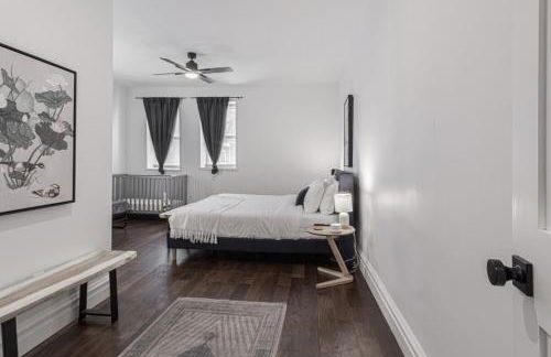 Ann Avenue Modern 3BR Home, Near Downtown with Free Parking - Photo 13