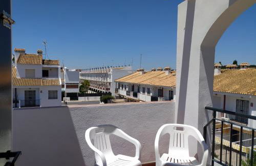 Gran adosado de esquina muy cerca de la playa en la Antilla - Foto 41