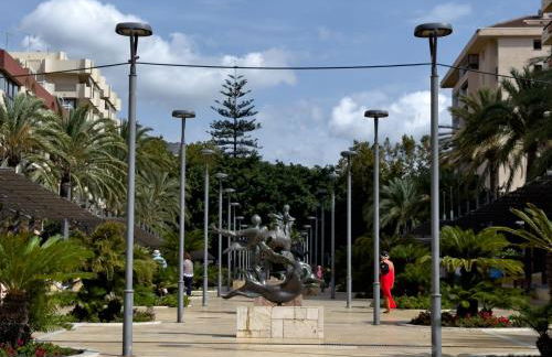 Boho Chic Apt, Frontline Sea & Paseo Views - Photo 32