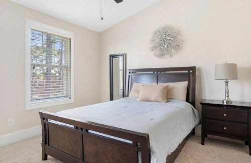 Spacious Family Getaway ~ Fire Pit~ Private Office - Foto 26