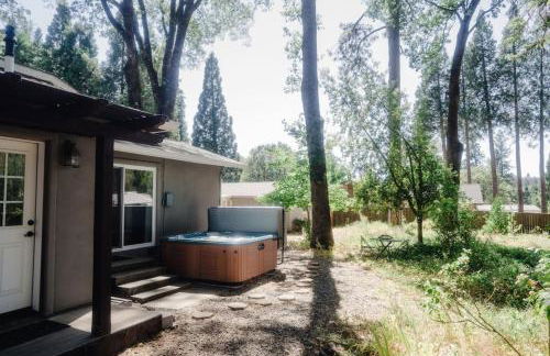 Grass Valley Home with Hot Tub - Photo 44