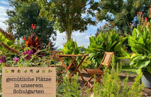 ALTE SCHULE WITTENBERG, 3 Ferienwohnungen für bis zu 12 Personen, an der Elbe, mit Garten - Foto 75