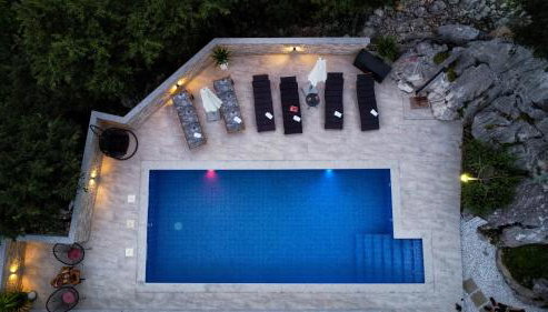 Cliffside Villa Vilić - Foto 5, sunbed