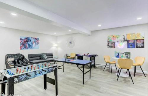 The Hut House 3BR 3BA Game Room Massage Chair - Foto 48